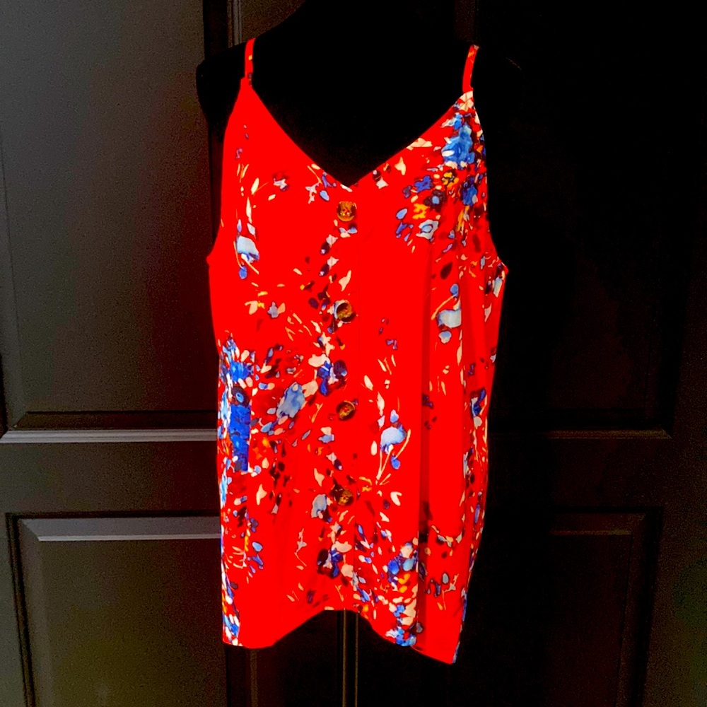 Bohemian Casual Women Camisole with tortoise-look buttons. Sz L Red/Blue floral